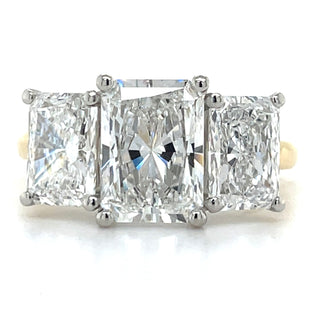 Croía - 18ct Yellow Gold 4.03ct Radiant Cut Laboratory Grown Diamond Three Stone Engagement Ring