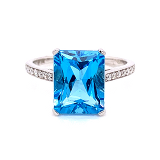 9ct White Gold 4ct Blue Topaz With 0.10ct  Diamond Band