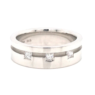 18ct White Gold & Square Diamond Gents Ring
