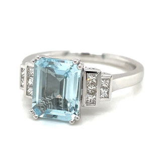 18ct White Gold Aquamarine & Diamond Ring