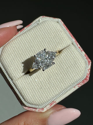 Caoilinn - 18ct Yellow Gold Laboratory Grown 2.11ct Elongated Cushion Cut Diamond Engagement Ring With Pear Side Stones