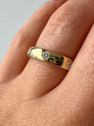 Tadgh Óg 18ct Yellow Gold 0.20ct Laboratory Grown Gypsy Set Band