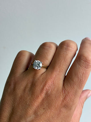 Amaris - 18ct Yellow Gold 2.56ct Laboratory Grown Four Claw Round Brilliant Diamond Solitaire Engagement Ring