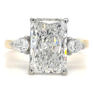 Crían - 18ct Yellow Gold Laboratory Grown 4.01ct Radient Cut Diamond Ring With Trillion Side Stones
