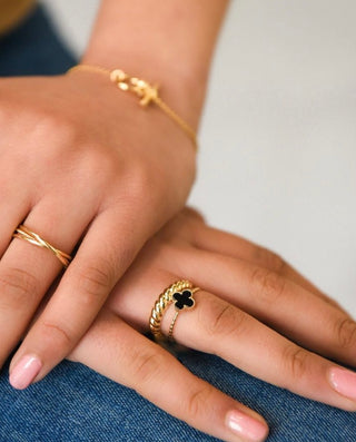 9ct Yellow Gold Interlocking Ring