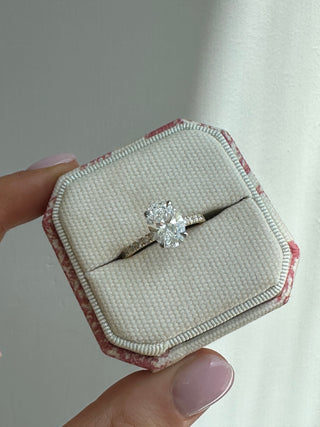 Ayla - 18ct Yellow Gold Laboratory Grown 1.69ct Oval Solitaire Engagement Ring With Castle Set Shoulders