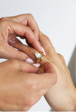 Tadgh Óg 18ct Yellow Gold Chunky Wishbone Ring