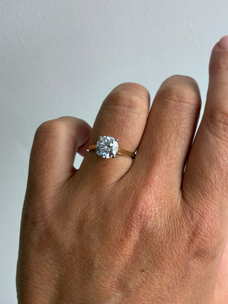 Amaris - 18ct Yellow Gold 2.01ct Laboratory Grown Four Claw Round Brilliant Diamond Solitaire Engagement Ring