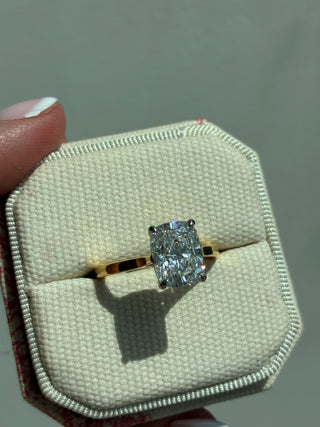 Noelle - 18ct Yellow Gold 2.50ct Laboratory Grown Cushion Solitaire Diamond Engagement Ring