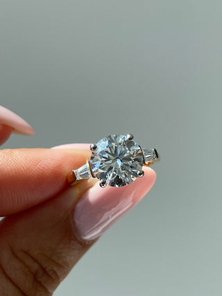 Nora - 18ct Yellow Gold 3.05ct Laboratory Grown Round Brilliant Diamond Ring With Two Side Baguette Cut Diamonds