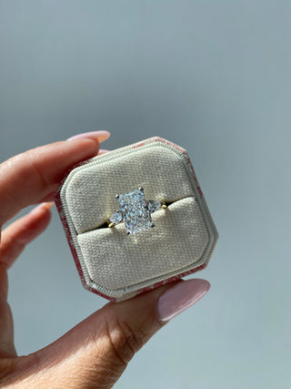 Caoilinn - 18ct Yellow Gold Laboratory Grown 3.03ct Elongated Cushion Cut Diamond Engagement Ring With Pear Side Stones