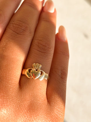 Vintage 9ct Yellow Gold Claddagh Ring
