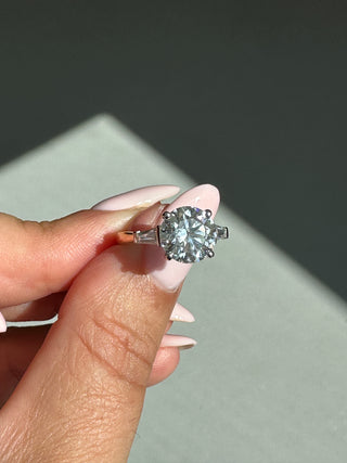 Nora - 18ct Yellow Gold 3.05ct Laboratory Grown Round Brilliant Diamond Ring With Two Side Baguette Cut Diamonds