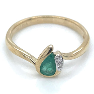 9ct Yellow Gold Earth Grown Pear Cut Emerald Ring