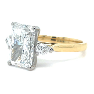 Crían - 18ct Yellow Gold Laboratory Grown 4.01ct Radient Cut Diamond Ring With Trillion Side Stones