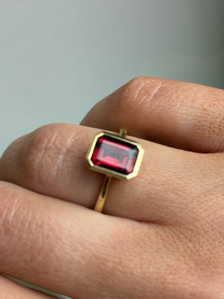 9ct Yellow Gold Earth Grown Large Octagonal Garnet Ring