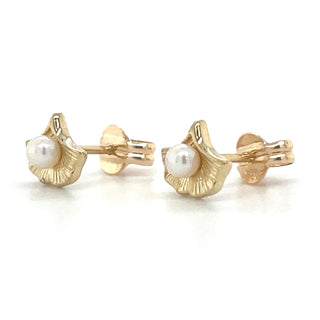 9ct Yellow Gold Pearl & Leaf Stud Earrings