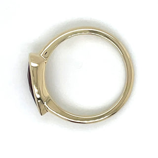 9ct Yellow Gold Pear Cut Garnet Ring