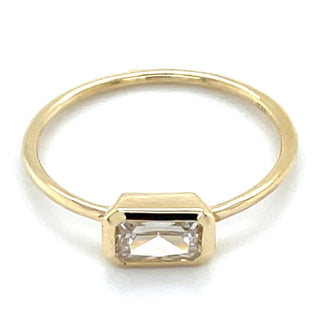 9ct Yellow Gold Emerald Cut Bezel Set Cz Ring
