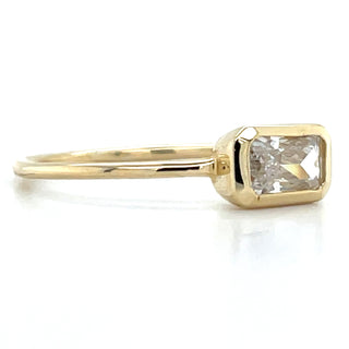 9ct Yellow Gold Emerald Cut Bezel Set Cz Ring