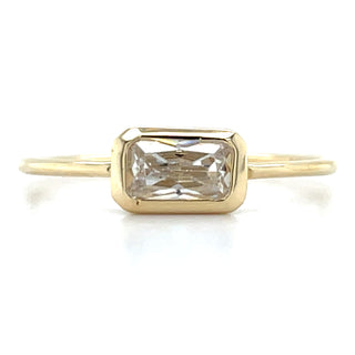 9ct Yellow Gold Emerald Cut Bezel Set Cz Ring