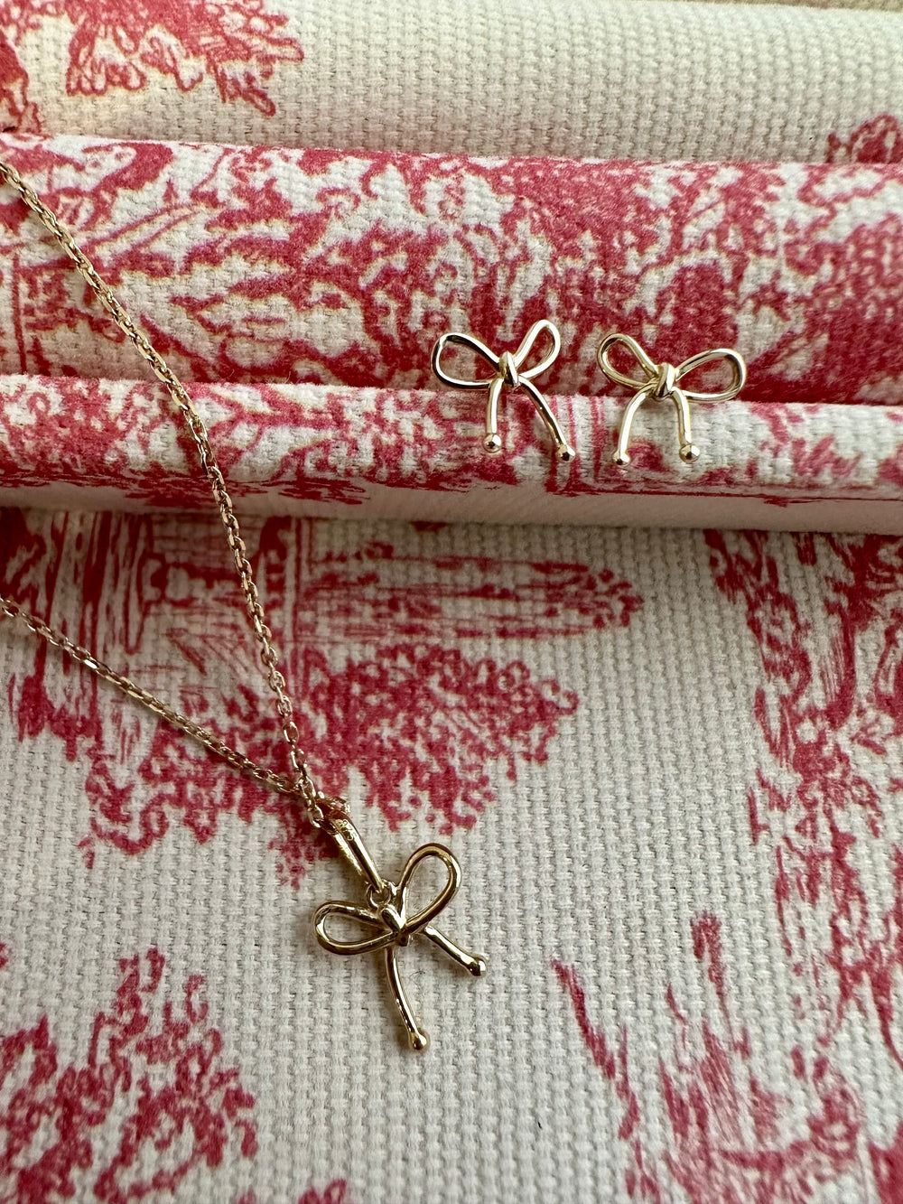 9ct Yellow Gold Bow Pendant & Earring Bundle