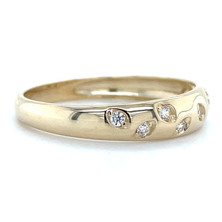 9ct Yellow Gold Scattered Round Cz Set Ring