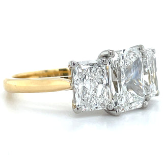 Croía - 18ct Yellow Gold 4.03ct Radiant Cut Laboratory Grown Diamond Three Stone Engagement Ring