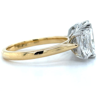 Croía - 18ct Yellow Gold 4.03ct Radiant Cut Laboratory Grown Diamond Three Stone Engagement Ring