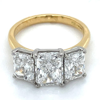 Croía - 18ct Yellow Gold 4.16ct Radiant Cut Laboratory Grown Diamond Three Stone Engagement Ring
