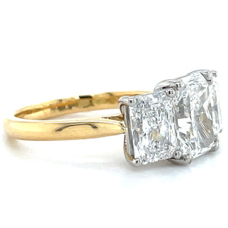 Croía - 18ct Yellow Gold 4.16ct Radiant Cut Laboratory Grown Diamond Three Stone Engagement Ring