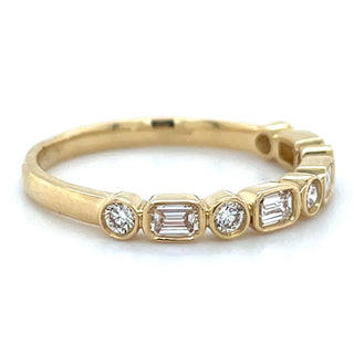 18ct Yellow Gold 0.49ct Laboratory Grown Emerald & Round Cut Diamond Bezel Set Ring