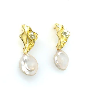 Golden Pearl Drop Earring with Shell Detail