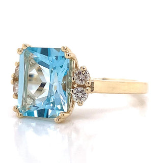 9ct Yellow Gold 3ct Sky Blue Topaz And 0.16ct Diamond Ring