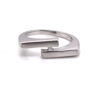 Twist Stone set Silver Angular Ring