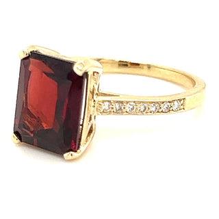 3.50ct Radiant Cut Garnet with 0.10ct Diamond in Yellow Gold