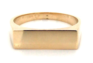 9ct Yellow Gold Rectangular Signet Ring.