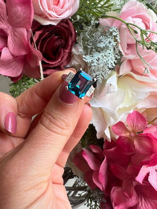 4.75ct London Blue Topaz with .32ct White Gold